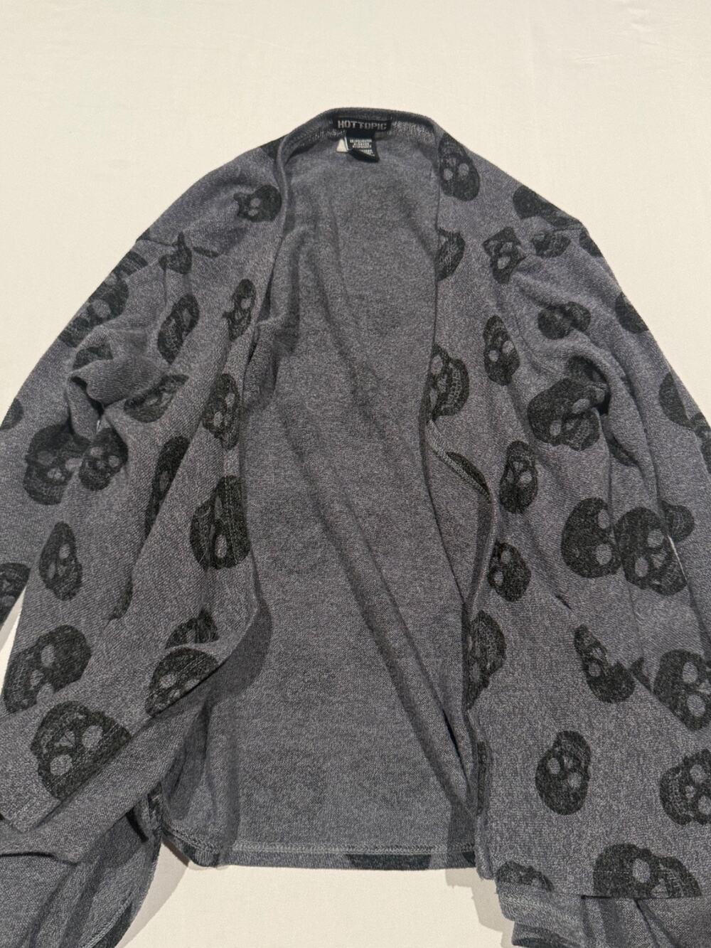 Hot Topic Skull Print Open Front Cardigan Sweater Women’s Small Gray Goth